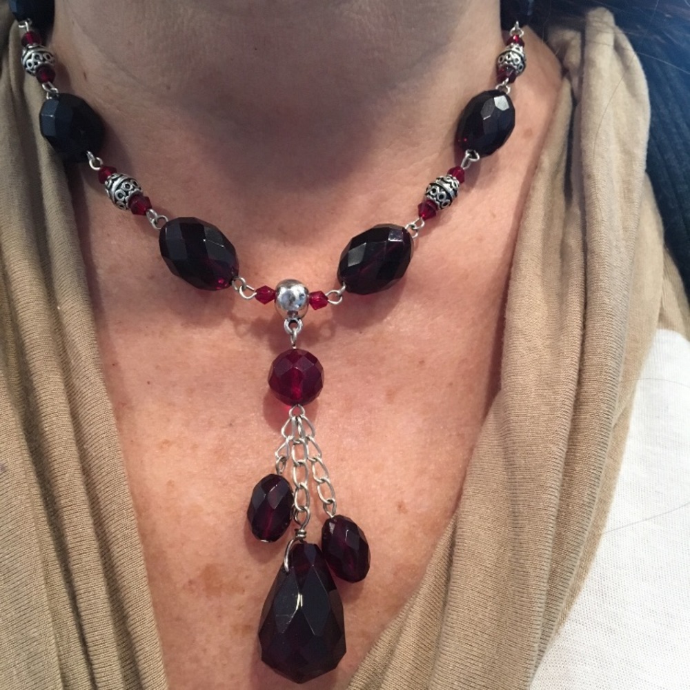 ⚡️SALE✨ Red Gem Necklace!